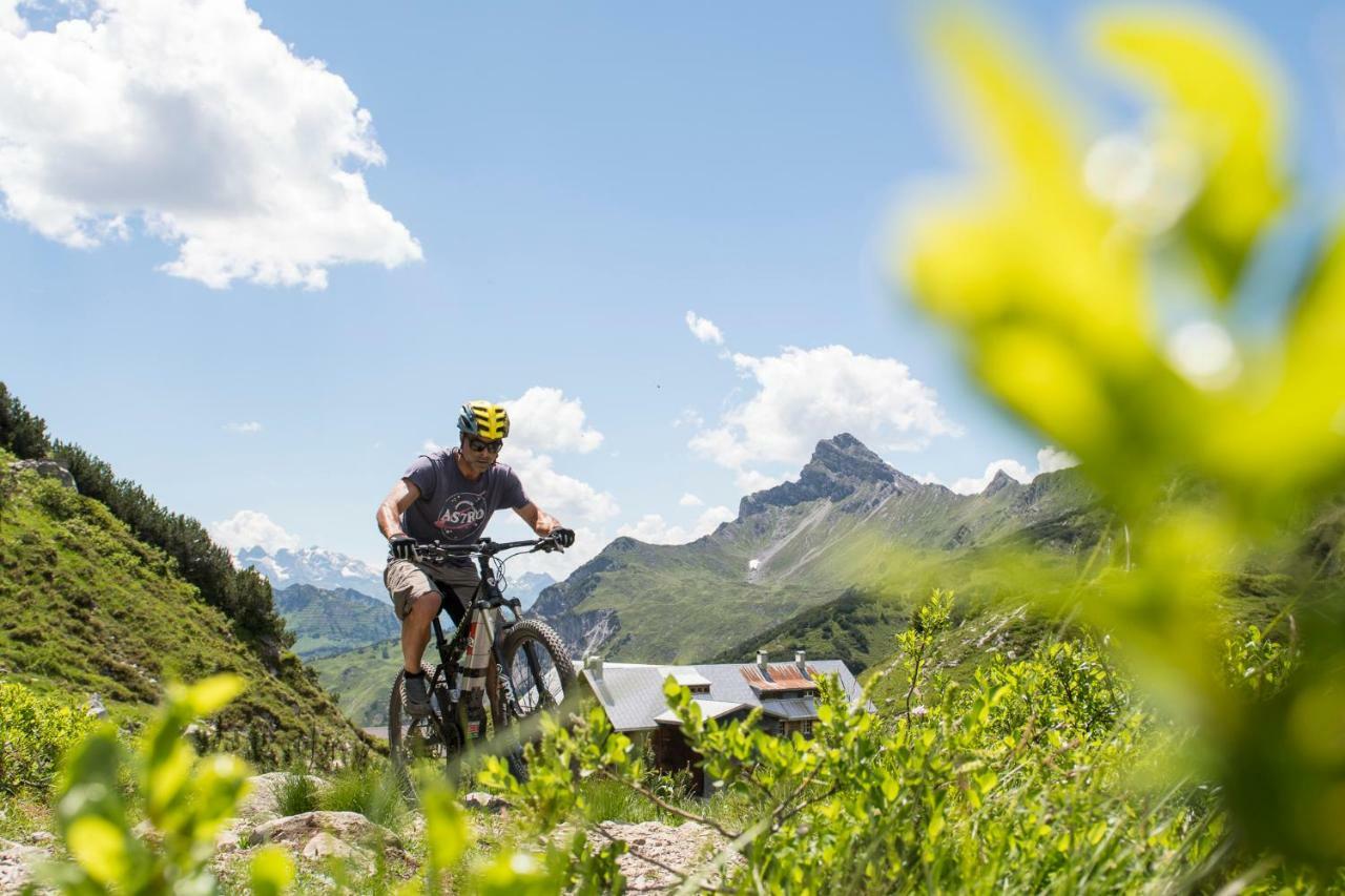 Haus Bazigg Daire Klosterle am Arlberg Dış mekan fotoğraf
